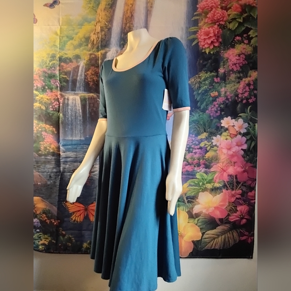 Lularoe Women’s size Large Short Sleeve dress New with tags